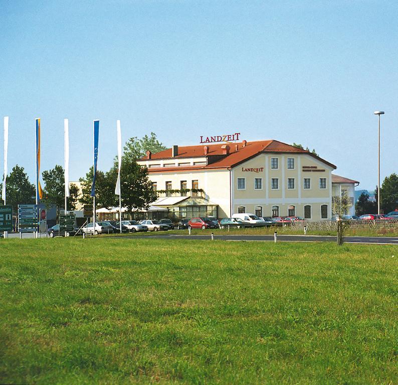 Landzeit Motor-Hotel St. Valentin Exterior foto